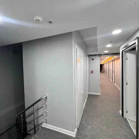 Szálloda Qline Airport Saw 3*
