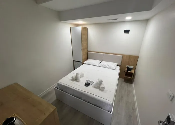 Hotel Qline Airport Saw