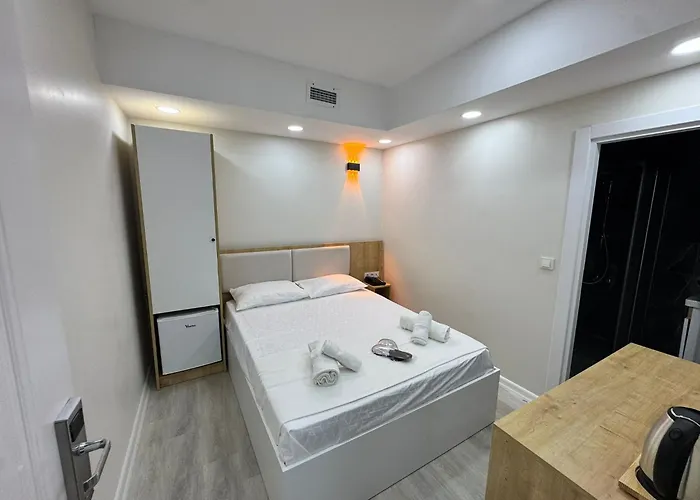 Hotel Qline Airport Saw 3*