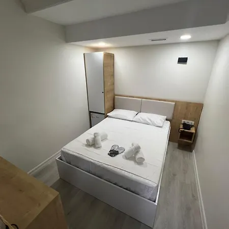 Hotel Qline Airport Saw