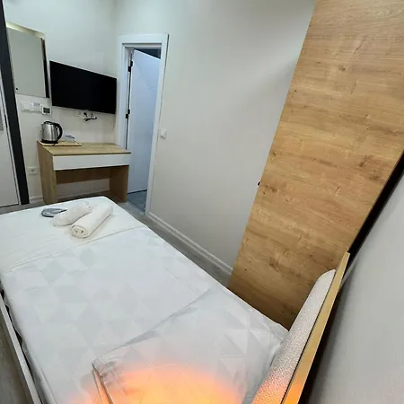 Qline Airport Saw Hotel 3*