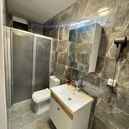 Hotel Qline Airport Saw 3*