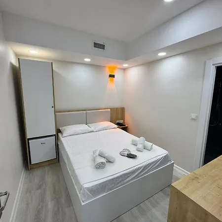 Hotel Qline Airport Saw 3*